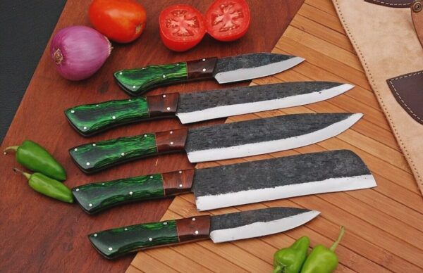 BEST KNIFE FOR CHOPPING VEGETABLES